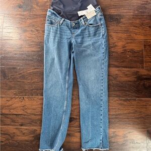 Brand new Abercrombie and Fitch Maternity Jeans 25 0’s